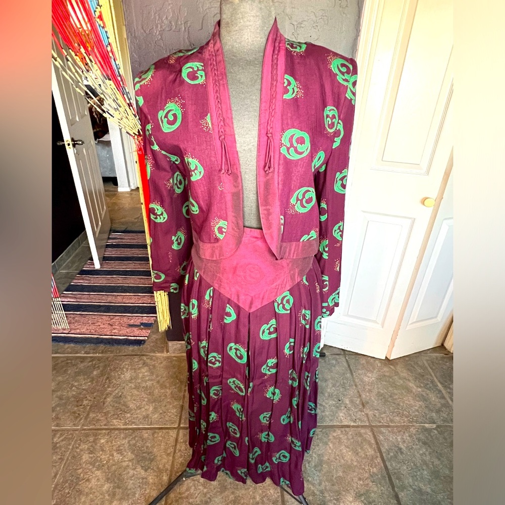 Vintage, Marsha Brander for Componix-size 6, skirt suit.